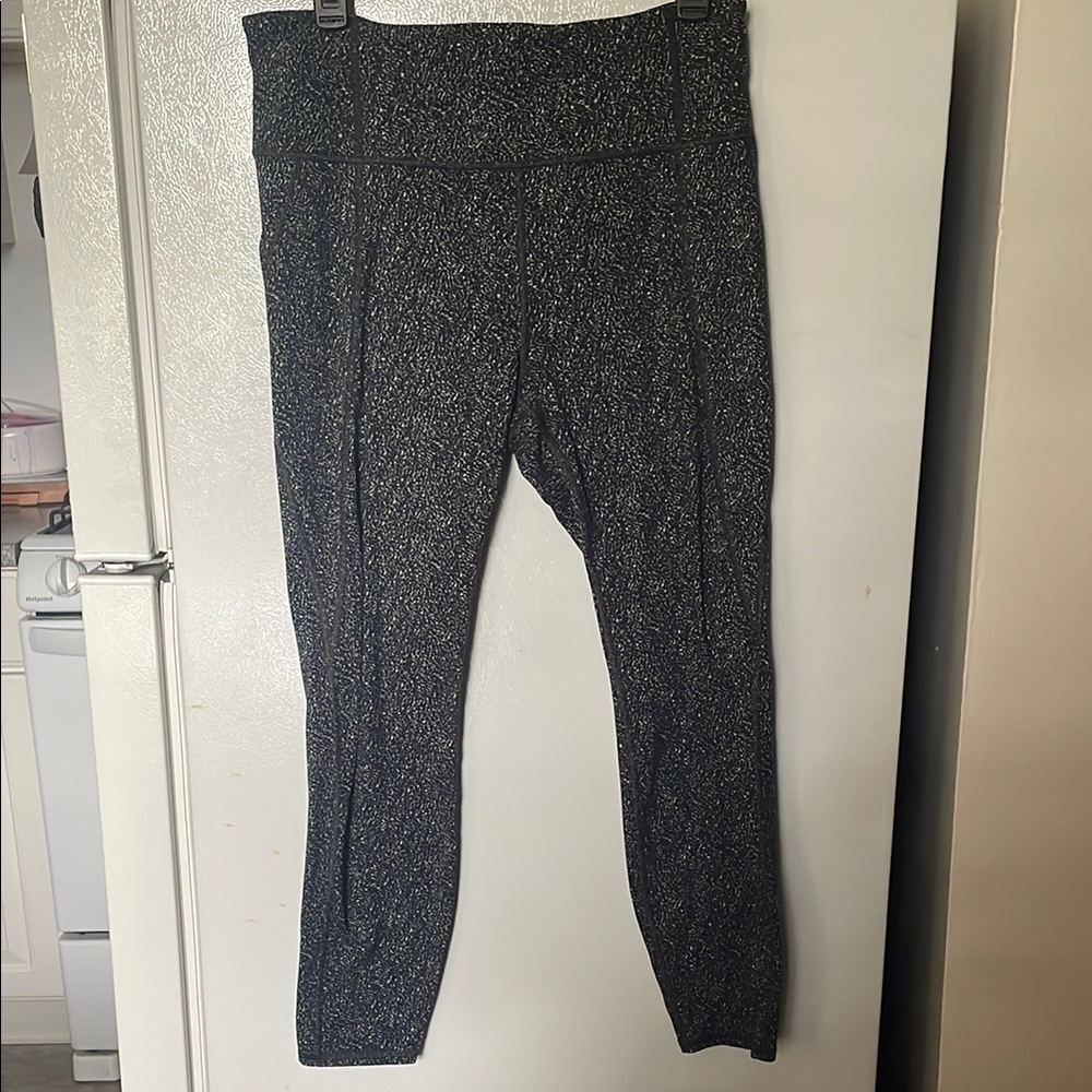 Athleta Large Bl/White‎ Lightning Static 7/8 Tight Leggings